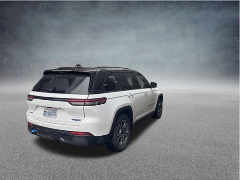 Used 2023 Jeep Grand Cherokee Trailhawk w/ Advanced Protech Group II image 40