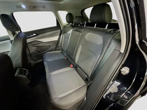 Used 2024 Volkswagen Taos SE w/ Panoramic Sunroof Package image 30