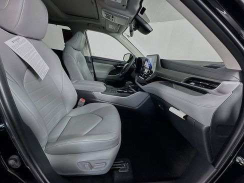 New 2026 Toyota Highlander XLE image 29
