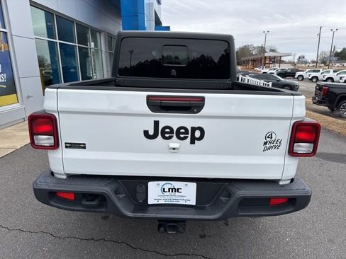Used 2022 Jeep Gladiator Sport image 5