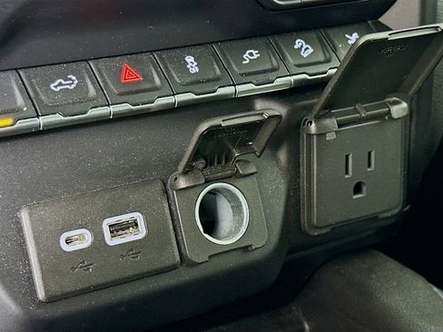 Used 2021 GMC Sierra 1500 Denali w/ Denali Ultimate Package image 34