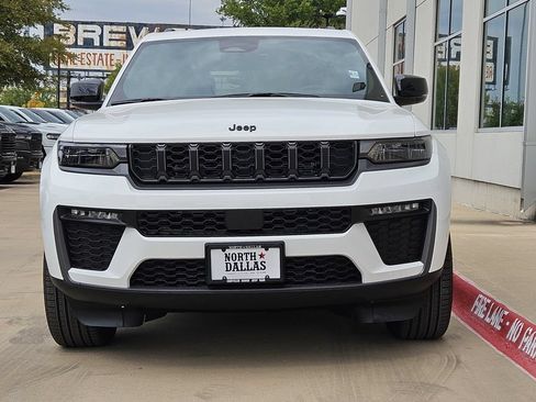 New 2026 Jeep Grand Cherokee Limited w/ Limited Altitude Package AWD/4WD image 5