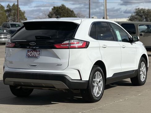 Used 2024 Ford Edge SEL image 3