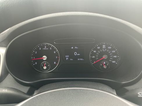 Used 2020 Kia Sorento LX AWD/4WD image 16