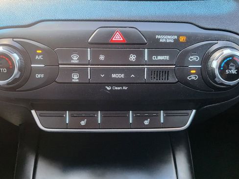 Used 2018 Kia Sorento FWD image 32