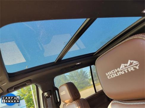 Used 2021 Chevrolet Suburban High Country image 34