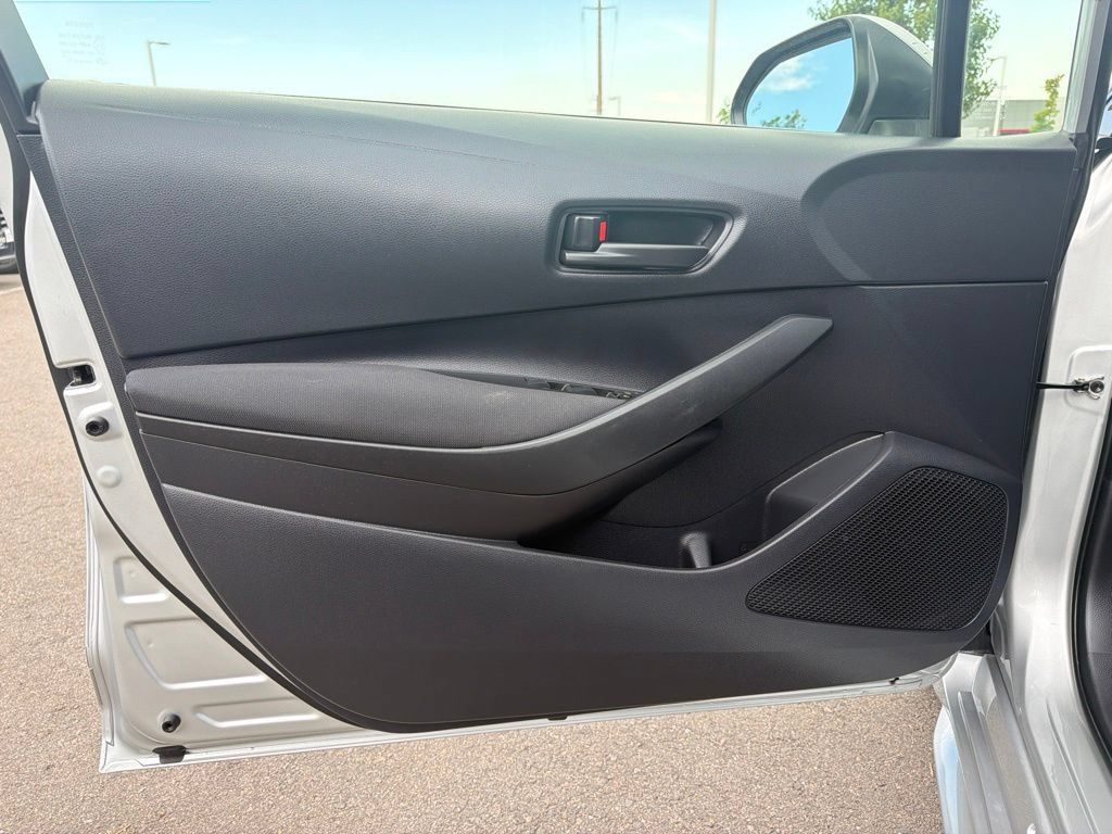 Used 2023 Toyota Corolla LE w/ LE Premium Package FWD image 22