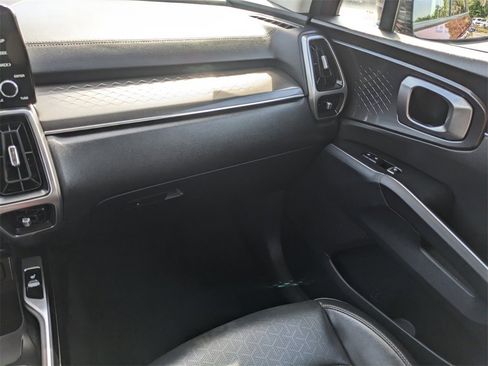 Certified 2023 Kia Sorento S w/ Panoramic Sunroof Package image 18