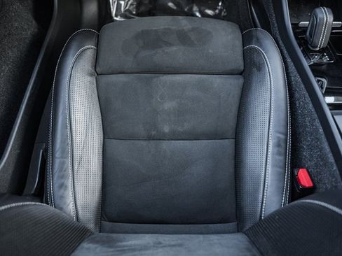 Used 2021 Volvo XC40 P8 Recharge w/ Advanced Package image 29