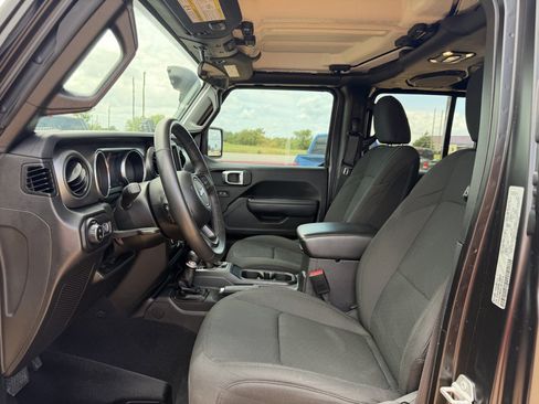 Used 2022 Jeep Gladiator Sport AWD/4WD image 34