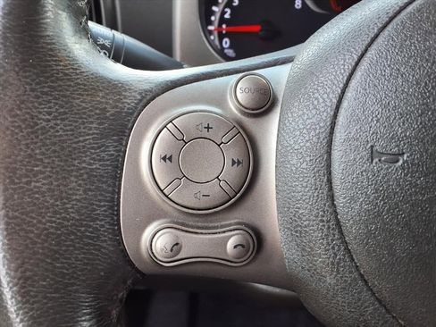 Used 2011 Nissan Cube 1.8 SL w/ Interior Illumination Pkg FWD image 16