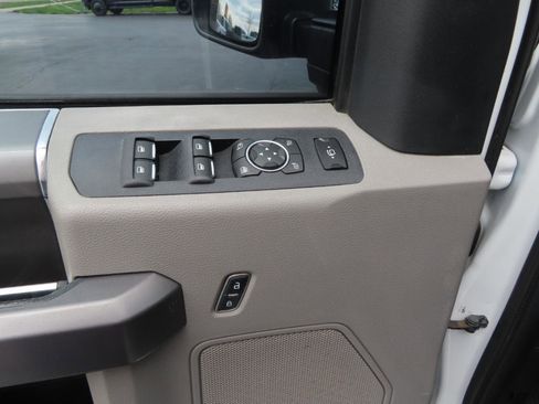 Used 2018 Ford F250 XLT w/ XLT Premium Package image 17