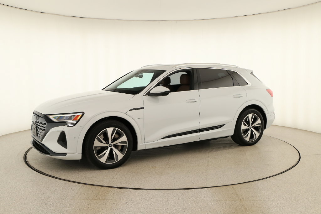 Used 2024 Audi Q8 e-tron Premium Plus AWD/4WD image 13