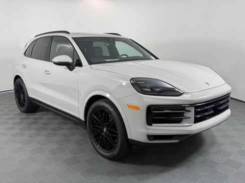Certified 2024 Porsche Cayenne AWD/4WD image 8