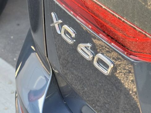 Used 2023 Volvo XC60 B5 Plus w/ Climate Package FWD image 10