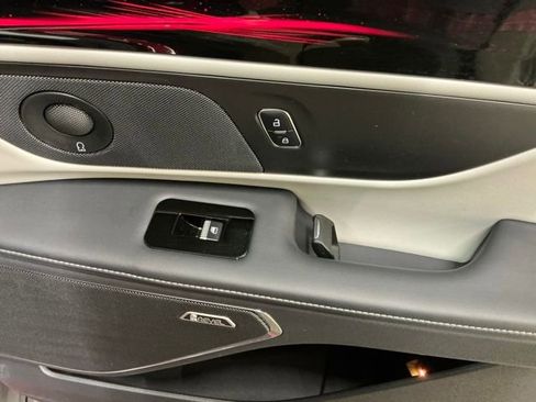 Used 2024 Lincoln Nautilus Premier w/ Equipment Group 102A AWD/4WD image 19