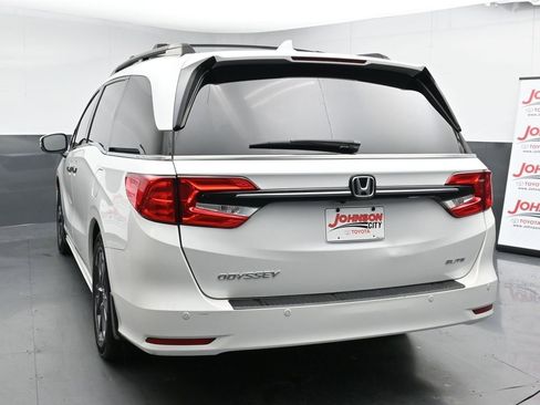 Used 2023 Honda Odyssey Elite image 6