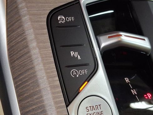 Used 2025 BMW 330i xDrive Sedan w/ Premium Package image 18