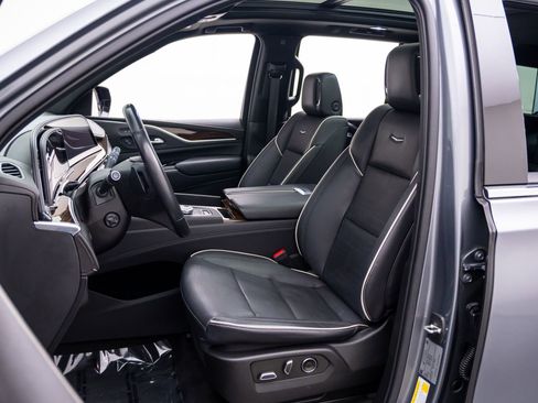 Certified 2021 Cadillac Escalade Premium Luxury AWD/4WD image 19