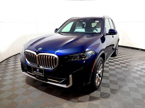 Certified 2024 BMW X5 xDrive40i w/ Premium Package image 3