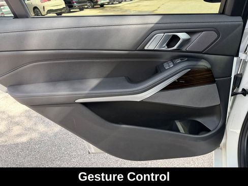 Used 2019 BMW X7 xDrive40i w/ Premium Package AWD/4WD image 26