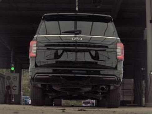 Used 2023 Ford Expedition Limited AWD/4WD image 9