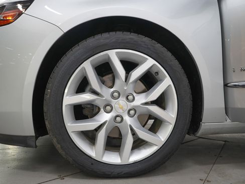 Used 2018 Chevrolet Impala Premier FWD image 29