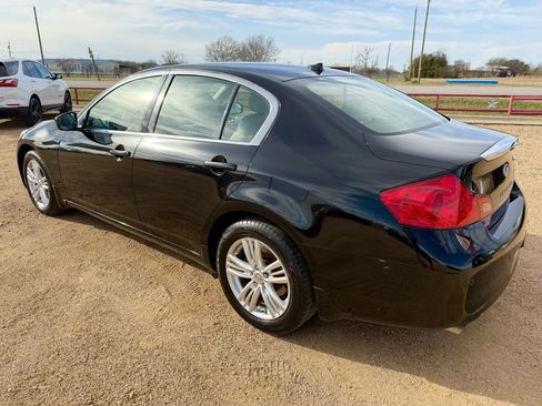 Used 2011 INFINITI G37 x w/ Premium Pkg image 8