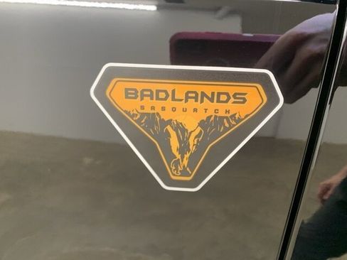 New 2025 Ford Bronco Badlands image 8