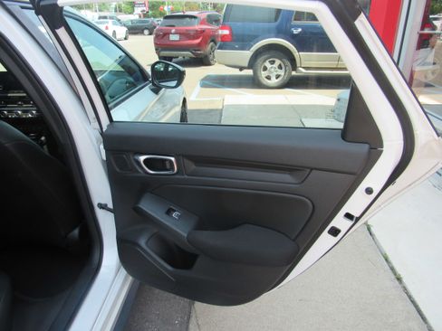 Used 2023 Honda Civic Sport image 12