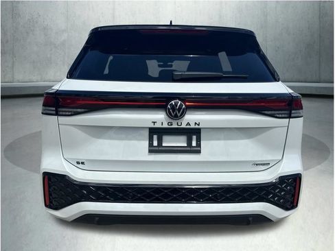 New 2026 Volkswagen Tiguan SE R-Line AWD/4WD image 7