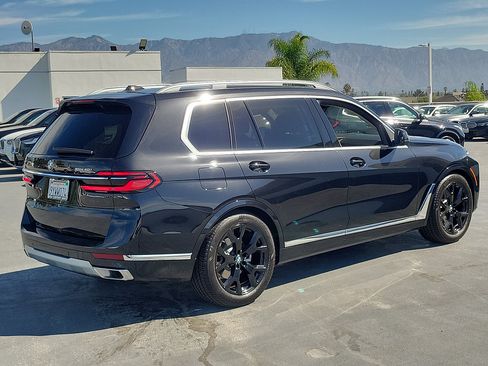 Used 2026 BMW X7 xDrive40i AWD/4WD image 3