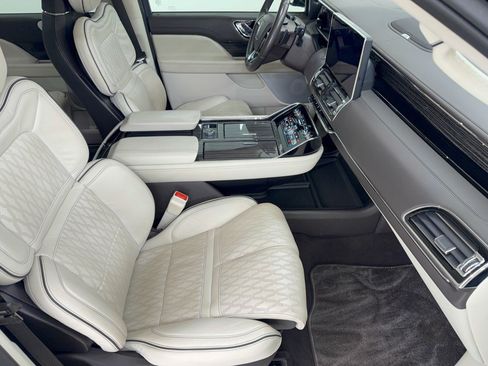Used 2023 Lincoln Navigator L Black Label AWD/4WD image 30