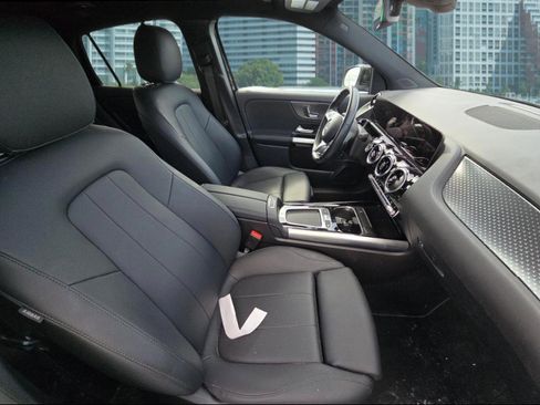 Used 2025 Mercedes-Benz GLA 250 image 14