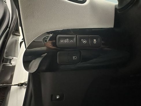 Used 2021 Toyota Prius LE w/ Carpet Mat Package (TMS) AWD/4WD image 30