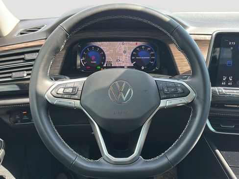 Used 2024 Volkswagen Atlas SEL AWD/4WD image 34