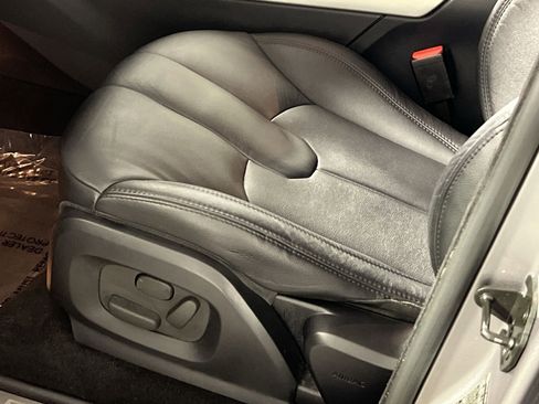 Used 2013 Land Rover Range Rover Evoque Pure Plus image 14