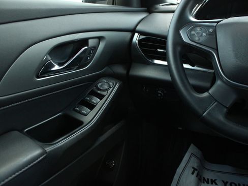 Used 2023 Chevrolet Traverse LT FWD image 25