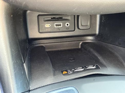 Used 2021 Chevrolet Equinox Premier FWD image 19