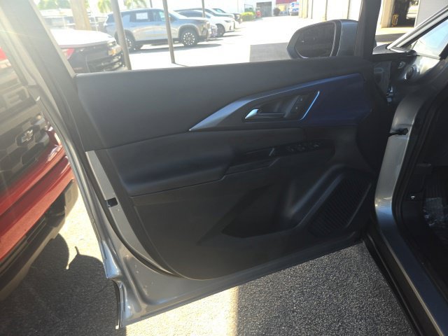 Used 2025 Chevrolet Equinox EV LT FWD image 11