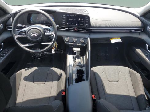 New 2026 Hyundai Elantra SE image 9