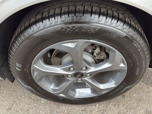 Used 2023 Ford Escape ST-Line FWD image 9