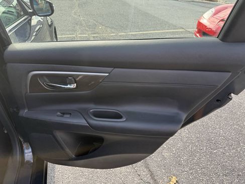 Used 2013 Nissan Altima 3.5 SL FWD image 20
