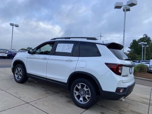 Used 2023 Honda Passport TrailSport image 9