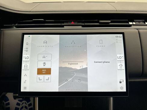 Certified 2025 Land Rover Range Rover Autobiography AWD/4WD image 18