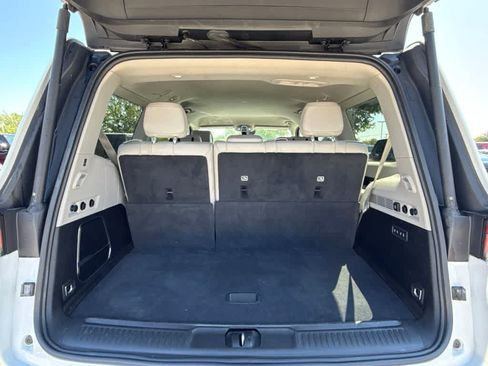 Used 2024 Jeep Wagoneer Series III w/ Flexible Seating Group AWD/4WD image 11