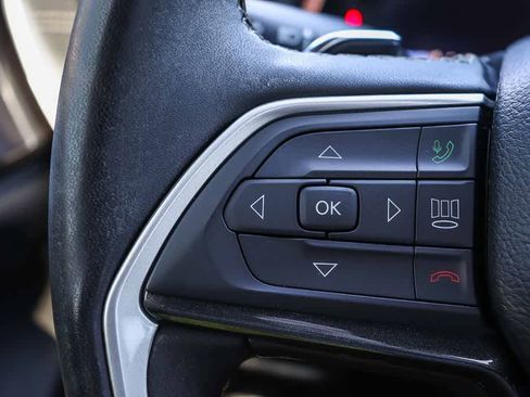 Used 2023 Jeep Grand Cherokee Altitude RWD image 23