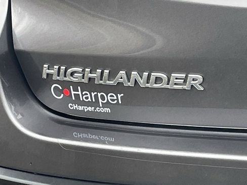 Used 2019 Toyota Highlander XLE image 23