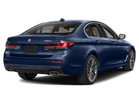 Used 2023 BMW 530e w/ M Sport Package RWD image 5