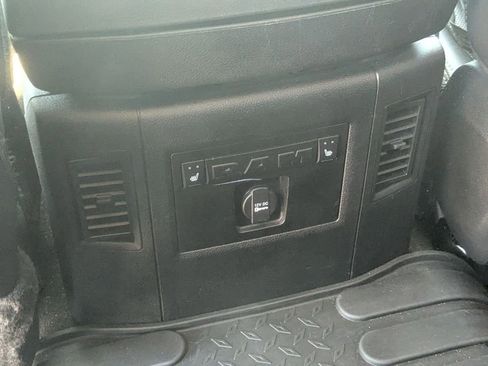 Used 2016 RAM 1500 Laramie w/ Convenience Group AWD/4WD image 28